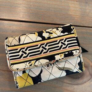 ❤️Retired Vera Bradley “Babies in Bloom” Floral Trifold Wallet